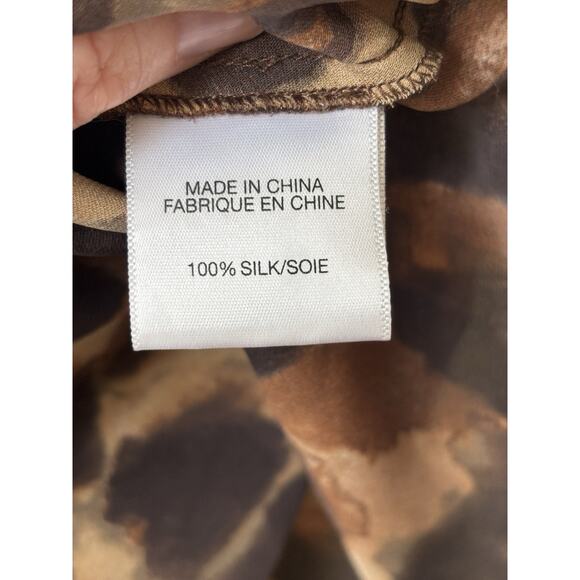 Theory Women's 100% Silk Leopard Print Sleeveless Crossover Blouse Sz M Classic - Picture 9 of 10